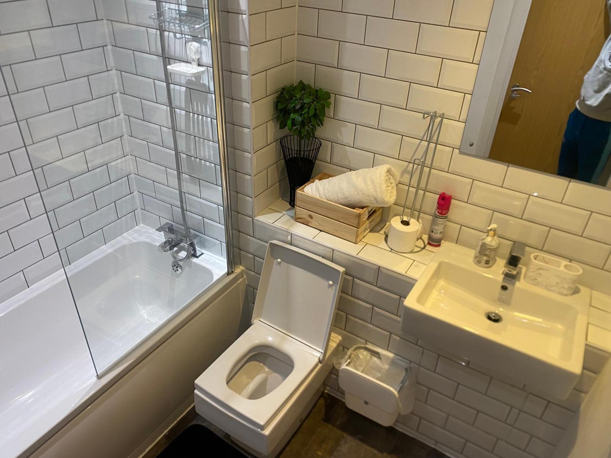 Appartamento Luxury Urban Tranquility At B1 Birmingham Esterno foto