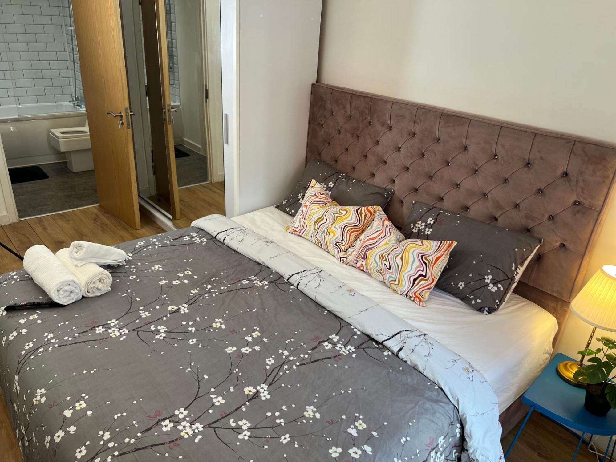 Appartamento Luxury Urban Tranquility At B1 Birmingham Esterno foto