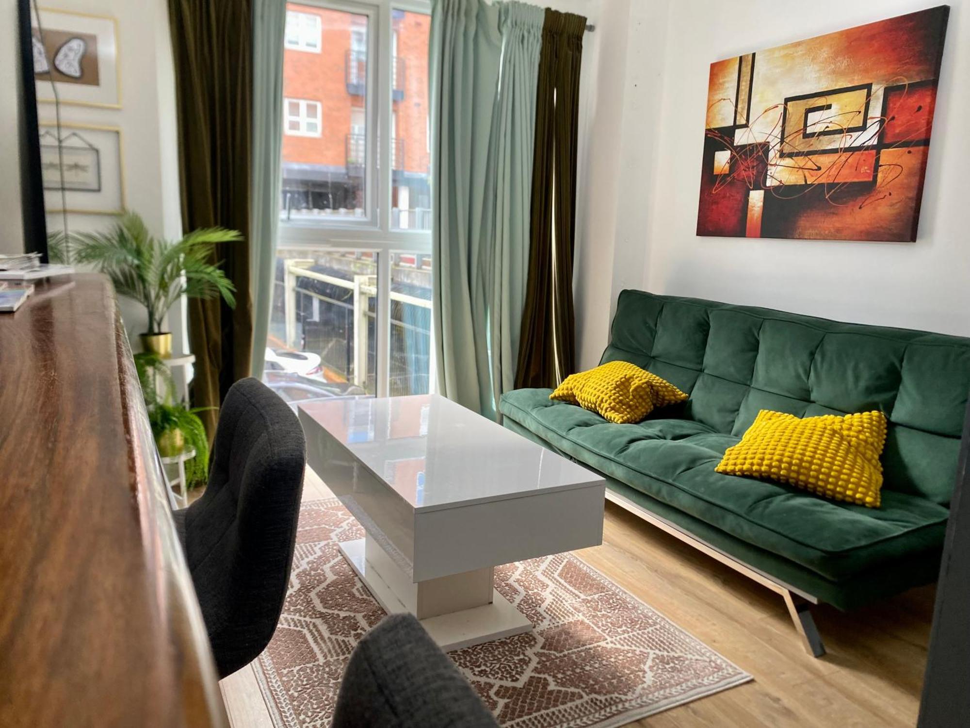 Appartamento Luxury Urban Tranquility At B1 Birmingham Esterno foto