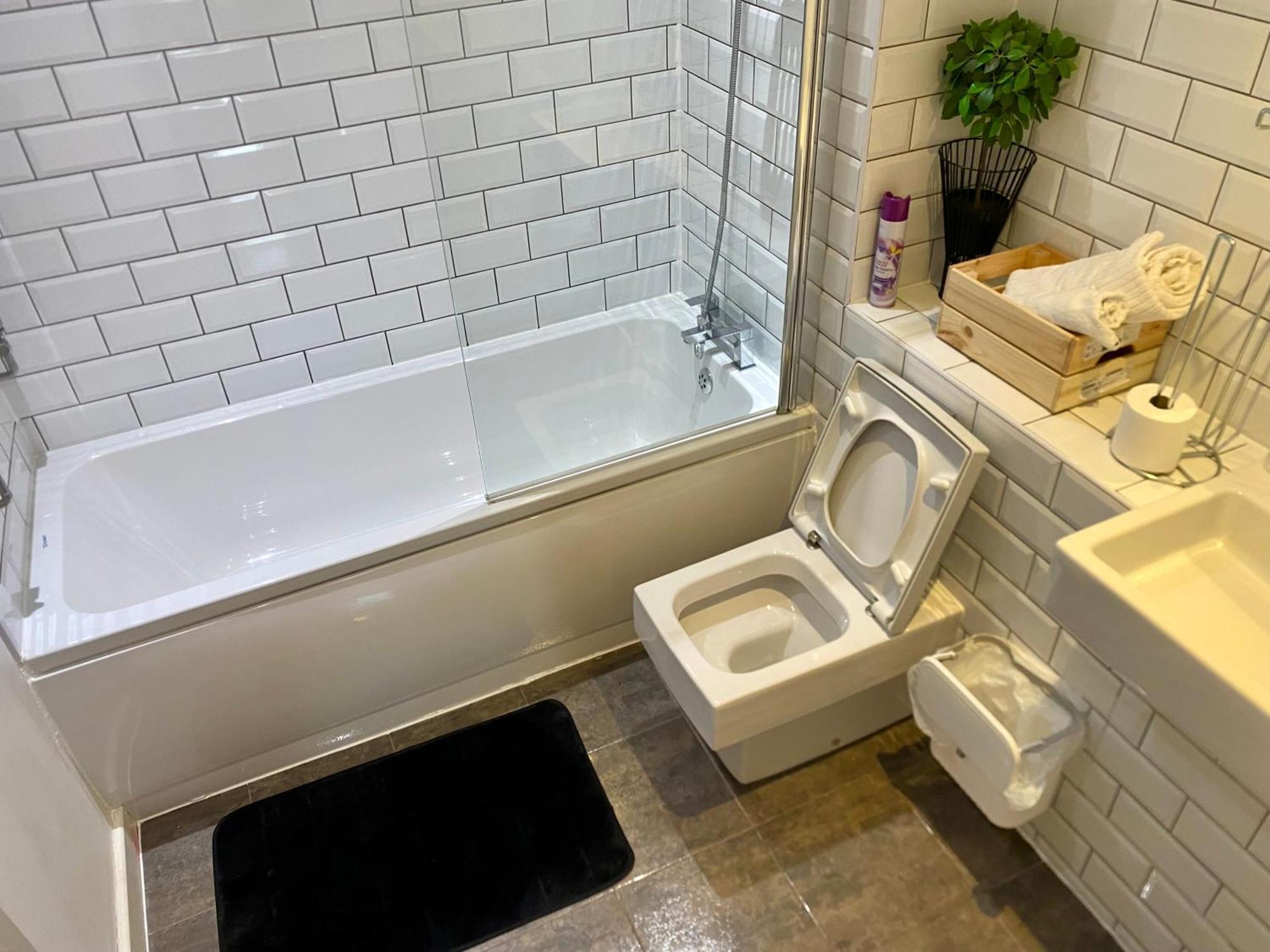 Appartamento Luxury Urban Tranquility At B1 Birmingham Esterno foto