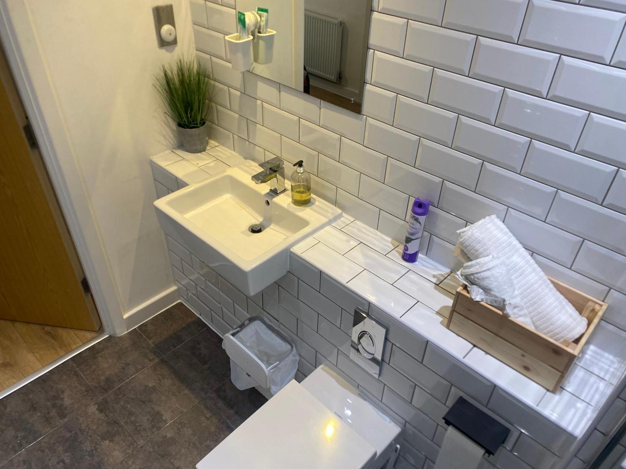 Appartamento Luxury Urban Tranquility At B1 Birmingham Esterno foto